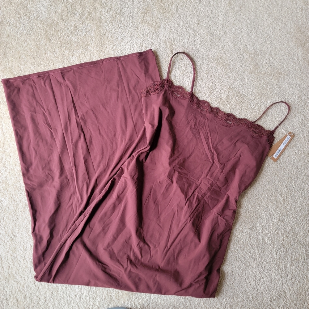 SKIMS Oxblood Fits Everybody Lace Long Dress NWT 2X - Picture 4 of 6